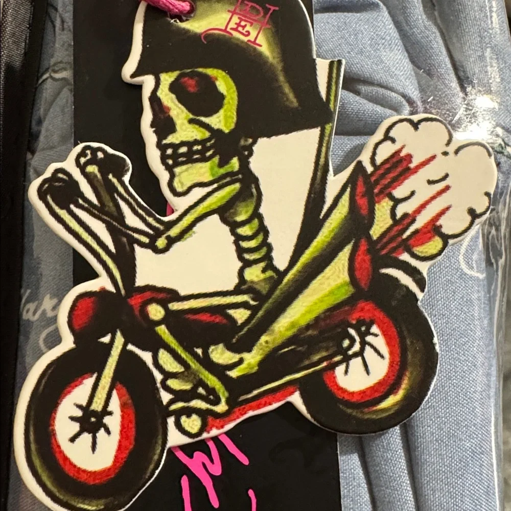 Ed Hardy Blue King Sheet Set with Tattoo Designs - Picture 8 of 10